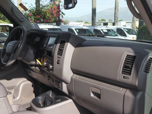 Used 2020 Nissan NV 2500 SV RWD image 37