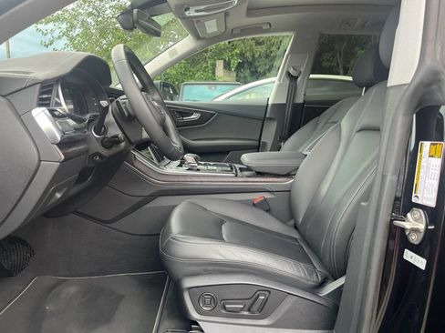 Used 2023 Audi Q8 Premium Plus w/ Premium Plus Package AWD/4WD image 11