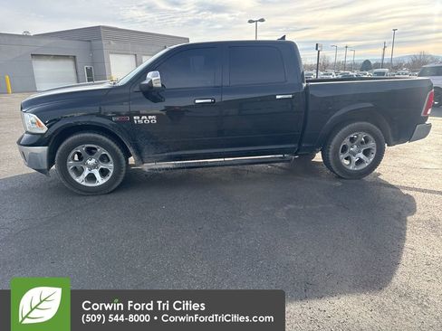 Used 2014 RAM 1500 Laramie w/ Convenience Group image 9