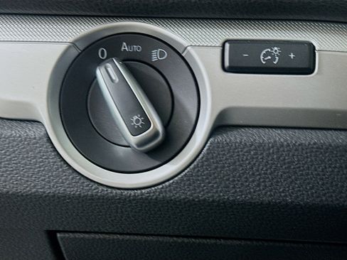 Used 2019 Volkswagen Passat 2.0T Wolfsburg FWD image 17