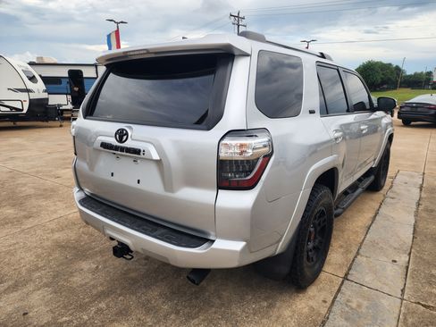 Used 2023 Toyota 4Runner SR5 Premium w/ Moonroof Package RWD image 7