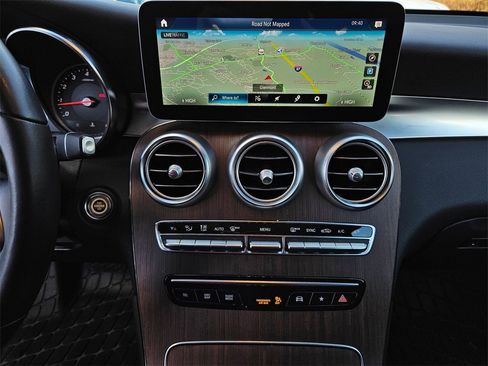 Used 2022 Mercedes-Benz GLC 300 4MATIC image 15