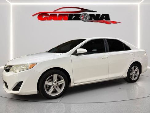 Used 2014 Toyota Camry LE image 5