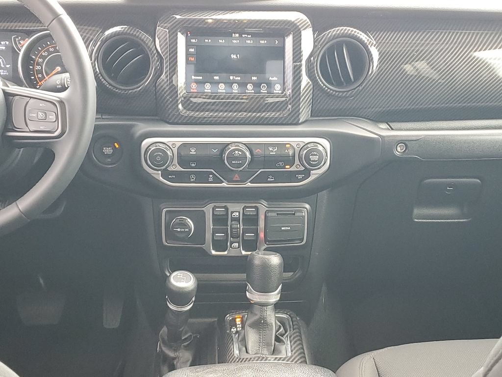 Used 2023 Jeep Gladiator Sport AWD/4WD image 15