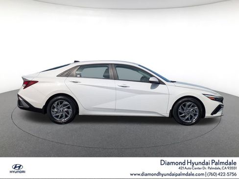 Used 2024 Hyundai Elantra SEL FWD image 24