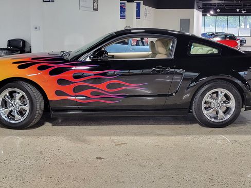 Used 2006 Ford Mustang GT RWD image 11