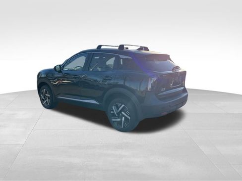 New 2025 Nissan Kicks SV w/ SV Premium Package image 2