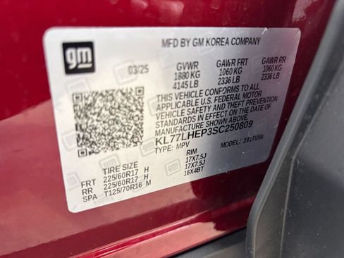 Used 2025 Chevrolet Trax LT w/ LT Convenience Package FWD image 29