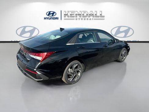 New 2026 Hyundai Elantra Limited FWD image 6