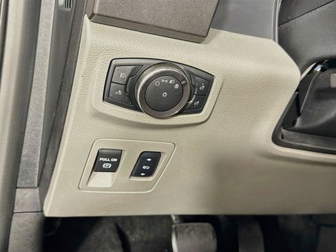 Used 2018 Ford F150 XLT w/ Equipment Group 302A Luxury AWD/4WD image 11