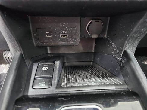 Used 2023 Nissan Kicks SR w/ SR Premium Package FWD image 21