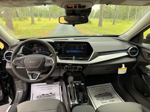 New 2026 Chevrolet Trax LT w/ Driver Confidence Package FWD image 14