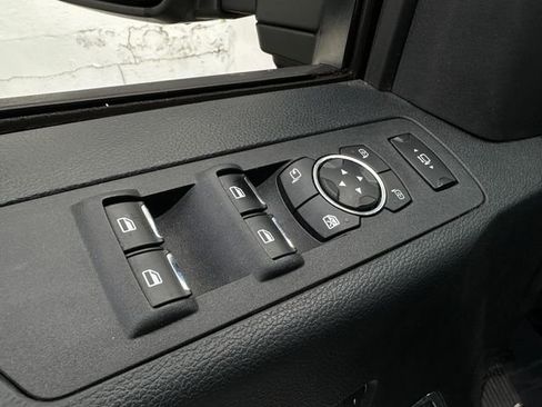 Used 2019 Ford F250 Lariat w/ Chrome Package image 12