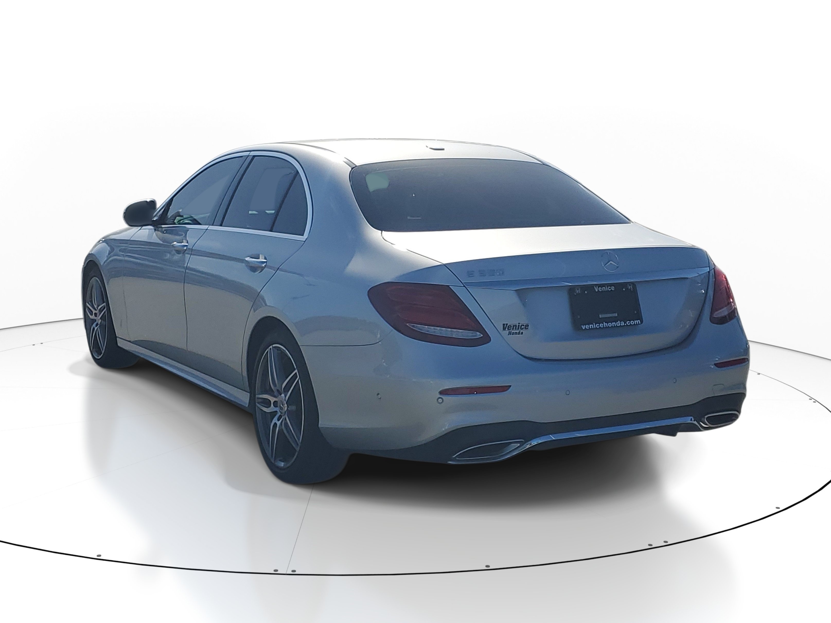 Used 2020 Mercedes-Benz E 350 Sedan image 4