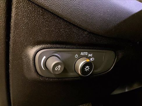 Used 2019 Chevrolet Equinox LT w/ Sun & Navigation Package AWD/4WD image 30