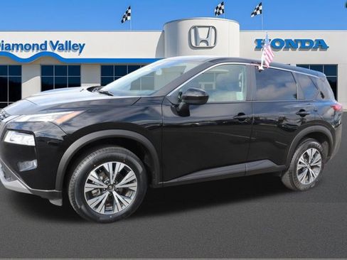 Used 2023 Nissan Rogue SV image 3