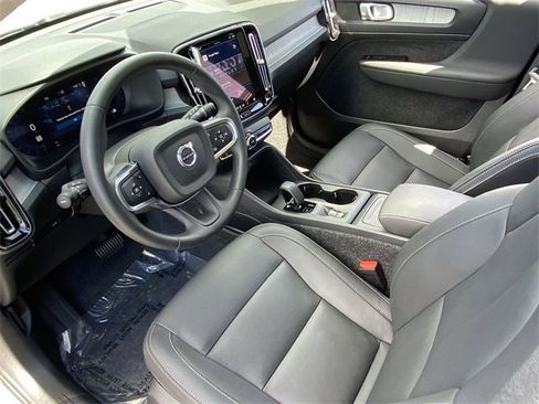 New 2025 Volvo XC40 B5 Core w/ Protection Package Premier image 19