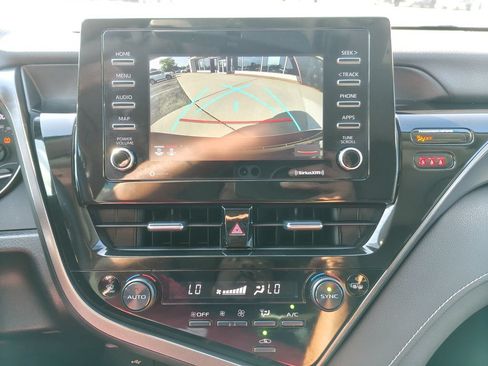 Used 2024 Toyota Camry SE FWD image 4