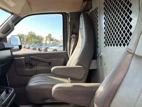 Used 2021 Chevrolet Express 2500 w/ Driver Convenience Package image 10