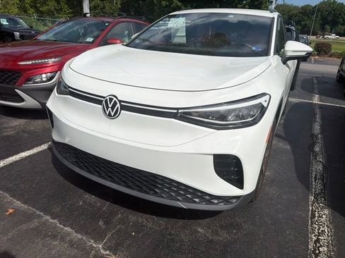 Used 2023 Volkswagen ID.4 2WD image 4