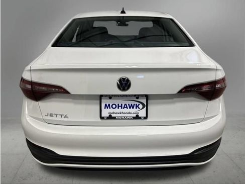 Used 2023 Volkswagen Jetta S FWD image 4