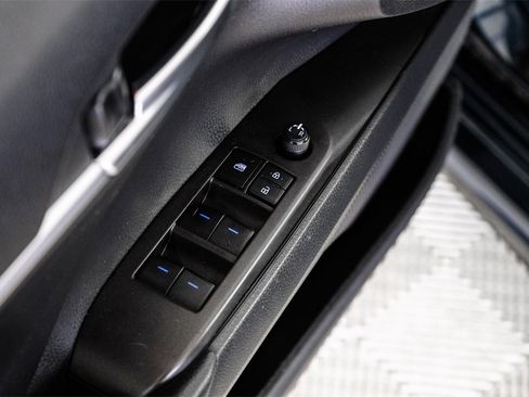 Used 2021 Toyota Camry SE image 40