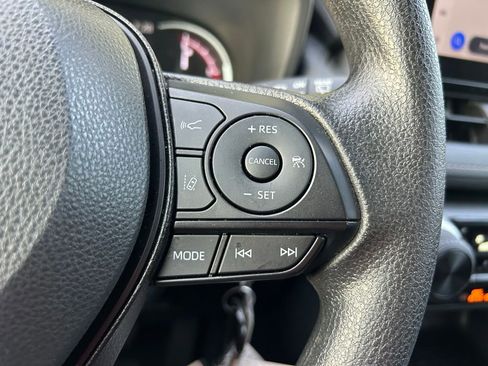 Certified 2025 Toyota RAV4 LE FWD image 18