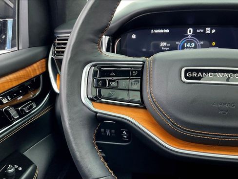 Used 2023 Jeep Grand Wagoneer Series III image 20
