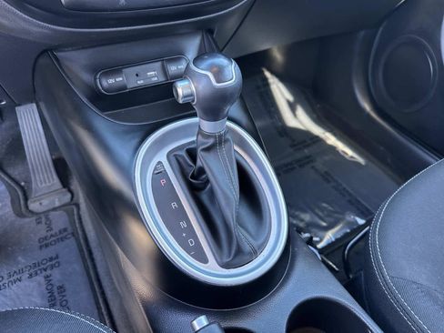 Used 2018 Kia Soul + image 24