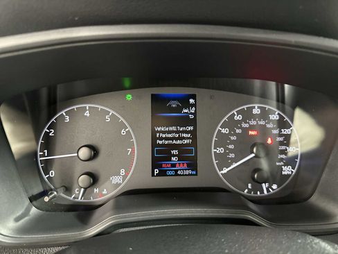 Used 2024 Toyota Corolla Cross LE image 17