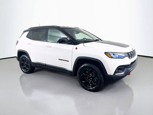 Used 2023 Jeep Compass Trailhawk image 25