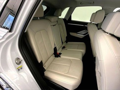 Certified 2025 Audi Q3 2.0T Premium Plus w/ Premium Plus Package image 27