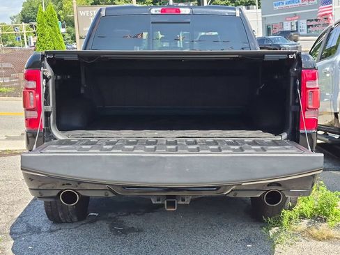 Used 2019 RAM 1500 Laramie AWD/4WD image 6