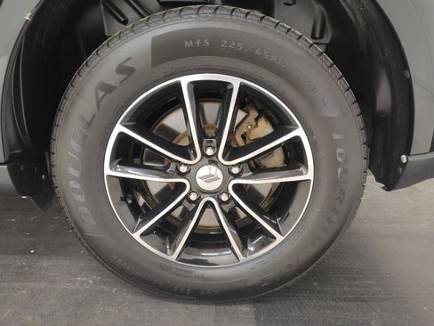Used 2019 Dodge Journey SE w/ Blacktop Package FWD image 31
