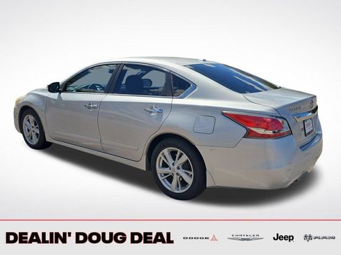 Used 2015 Nissan Altima 2.5 SL w/ Technology Package FWD image 4