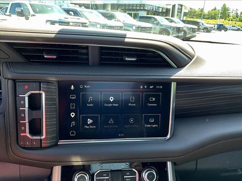 Used 2024 GMC Yukon Denali AWD/4WD image 15