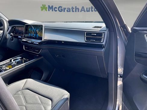 Used 2025 Volkswagen Atlas Cross Sport SE AWD/4WD image 30
