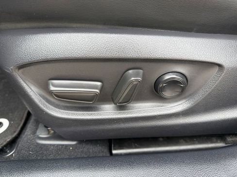 Used 2018 Toyota Prius Prime Advanced FWD image 27