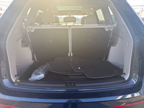 Certified 2023 Volkswagen Atlas SE w/ Panoramic Sunroof Package AWD/4WD image 14