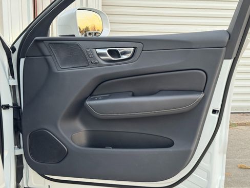 Used 2019 Volvo XC60 T5 R-Design w/ Protection Package image 41