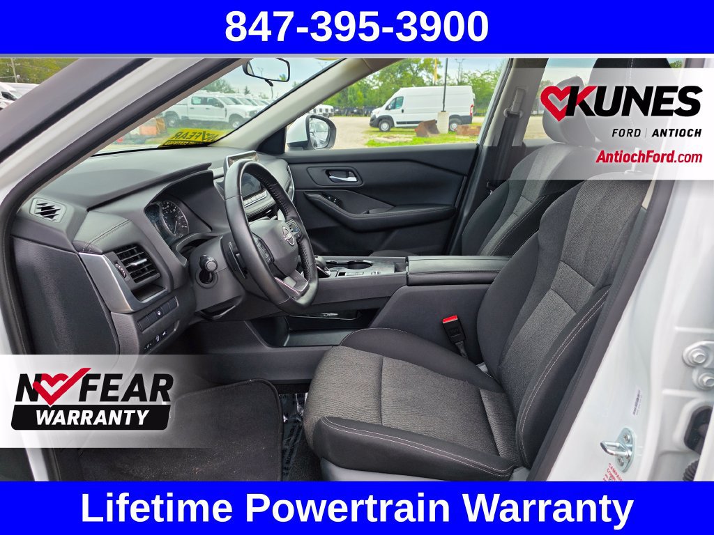 Used 2025 Nissan Rogue SV FWD image 25