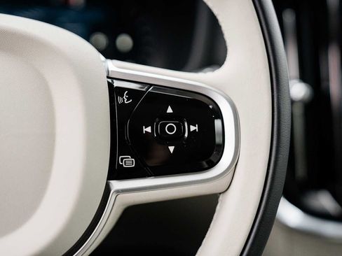 Used 2026 Volvo V60 B5 Cross Country Plus w/ Climate Package image 19