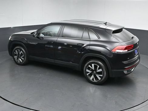 Used 2022 Volkswagen Atlas Cross Sport SE AWD/4WD image 47