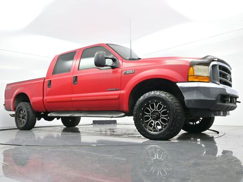 Used 2001 Ford F250 Lariat image 40