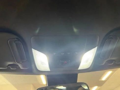 Used 2021 Toyota Corolla SE FWD image 15