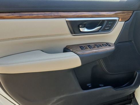 Used 2018 Honda CR-V Touring image 12
