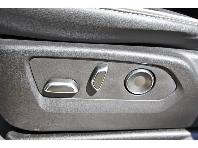 Used 2025 Cadillac Escalade ESV Sport AWD/4WD image 32