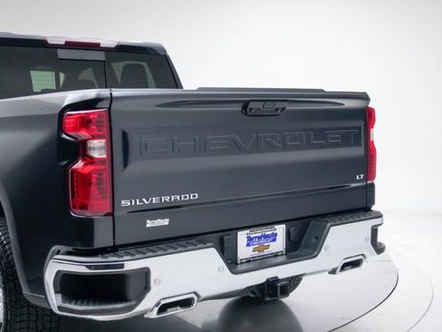 Used 2024 Chevrolet Silverado 1500 LT w/ Z71 Off-Road Package AWD/4WD image 5