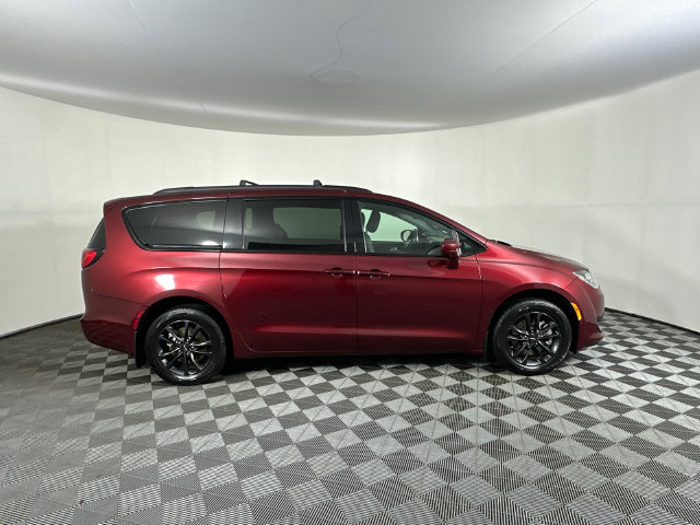 Used 2020 Chrysler Pacifica Touring-L w/ Advanced Safetytec Group AWD/4WD image 29