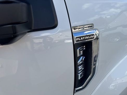 Used 2022 Ford F450 Platinum image 15